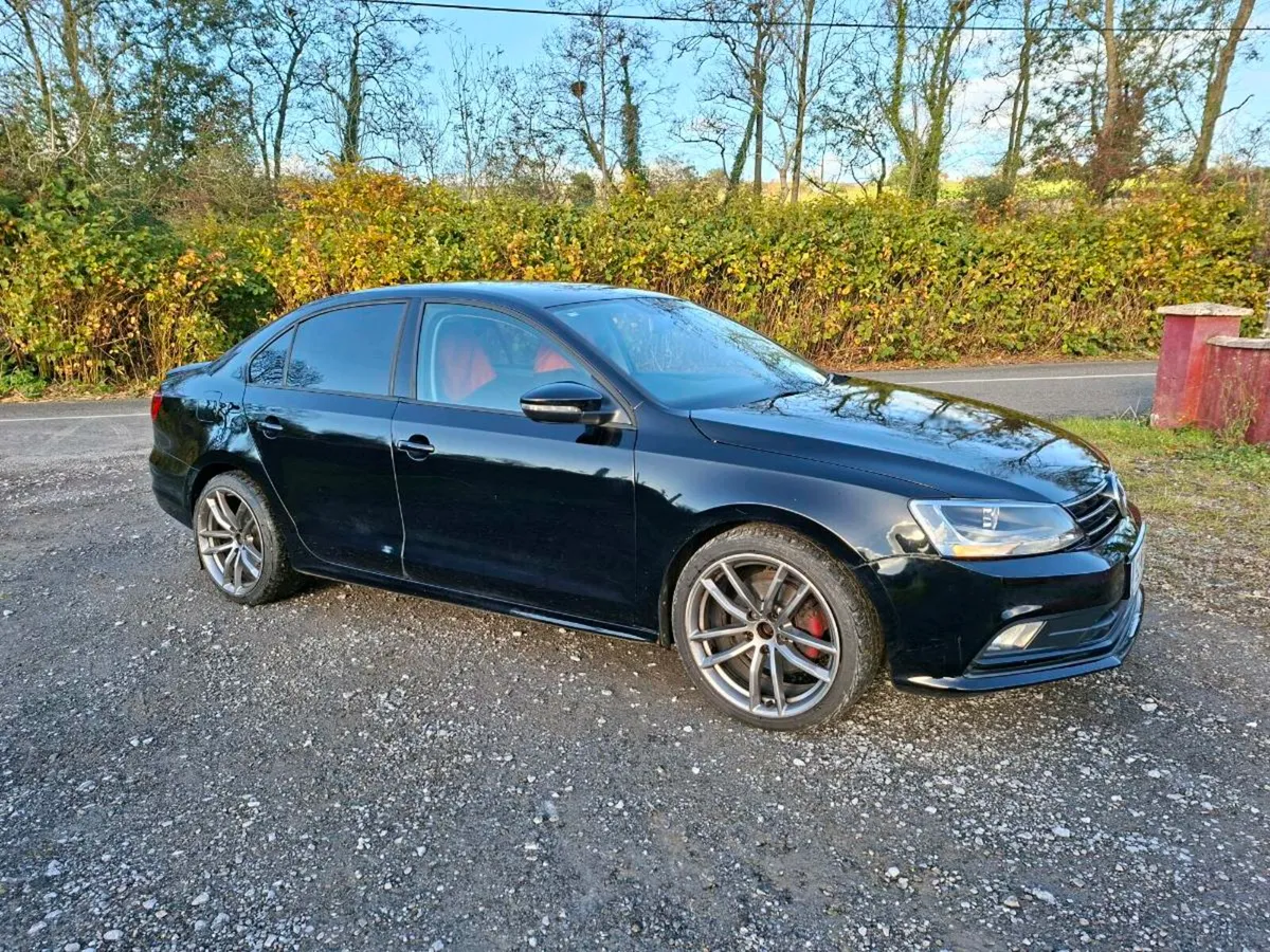 Volkswagon Jetta 2015 - Image 2
