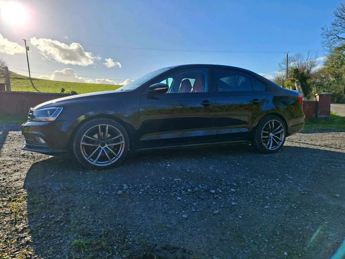 Volkswagon Jetta 2015 - Image 4