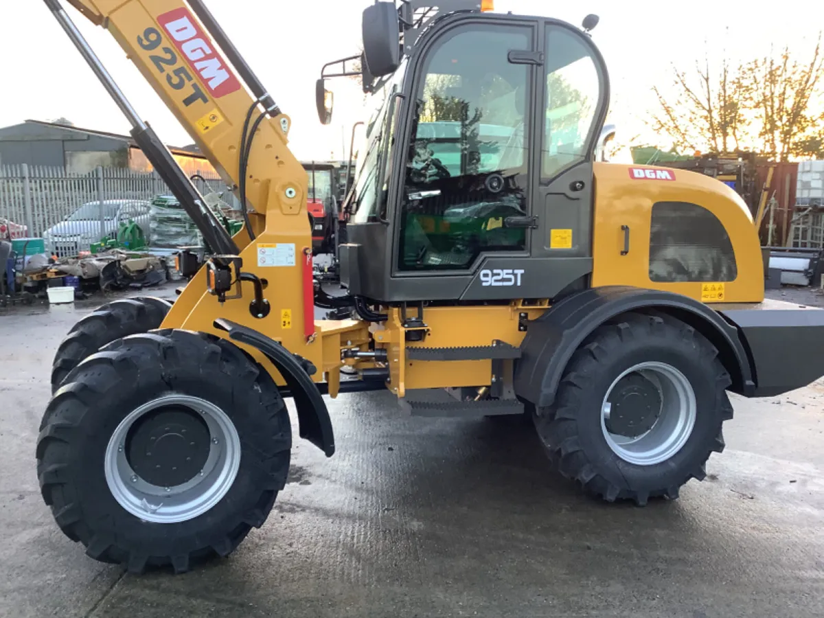 New DGM 925T wheel loader - Image 2