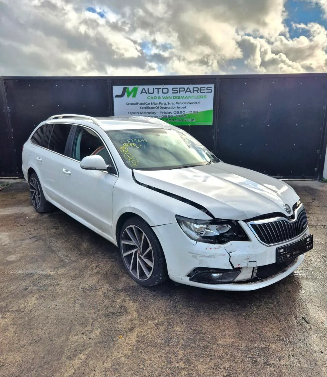 2014 Skoda Superb Estate BREAKING PARTS SPARES ONL - Image 1