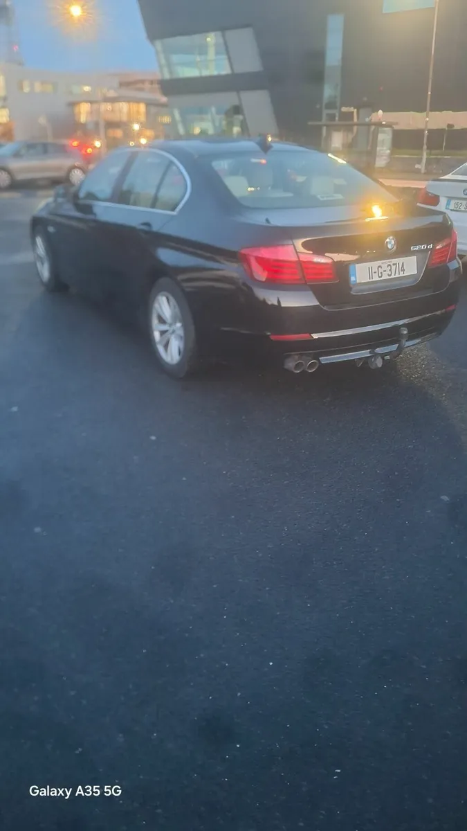 BMW 5-Series 2011 - Image 2