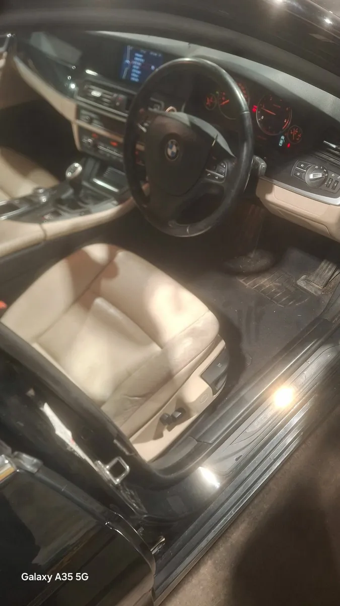 BMW 5-Series 2011 - Image 4