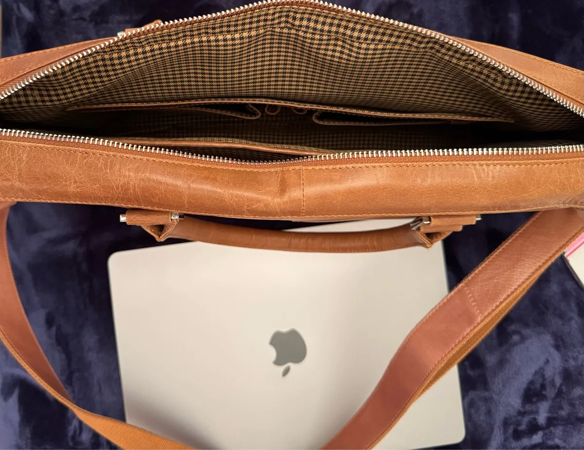 Apple MacBook Pro 16” & Genuine Leather Case - Image 3