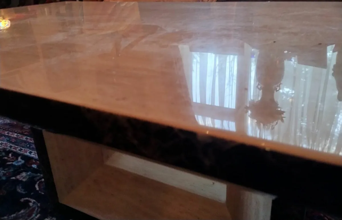 High-quality coffee table. - Image 4