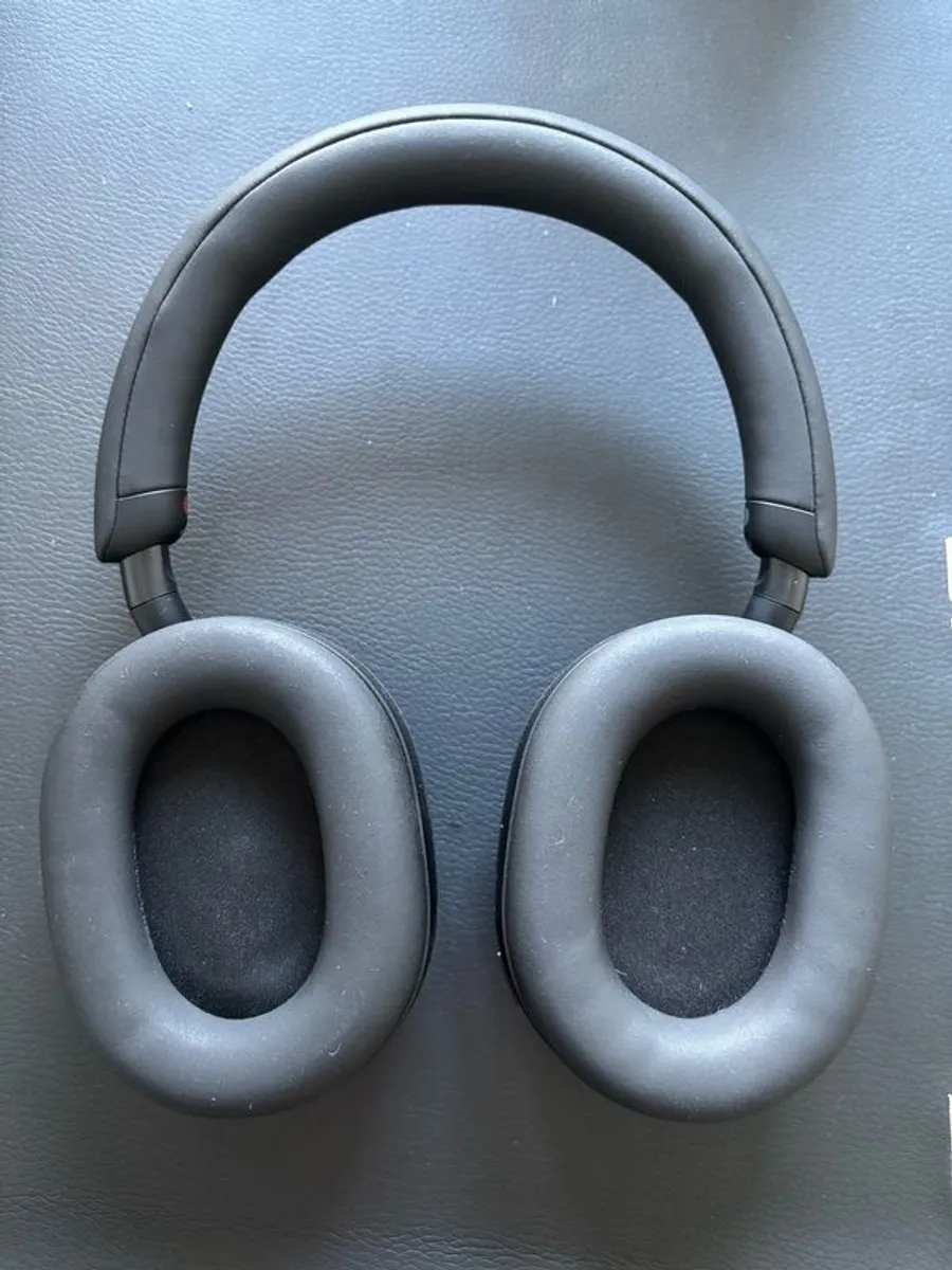 Sony WH-1000XM5 Headphones - Image 2
