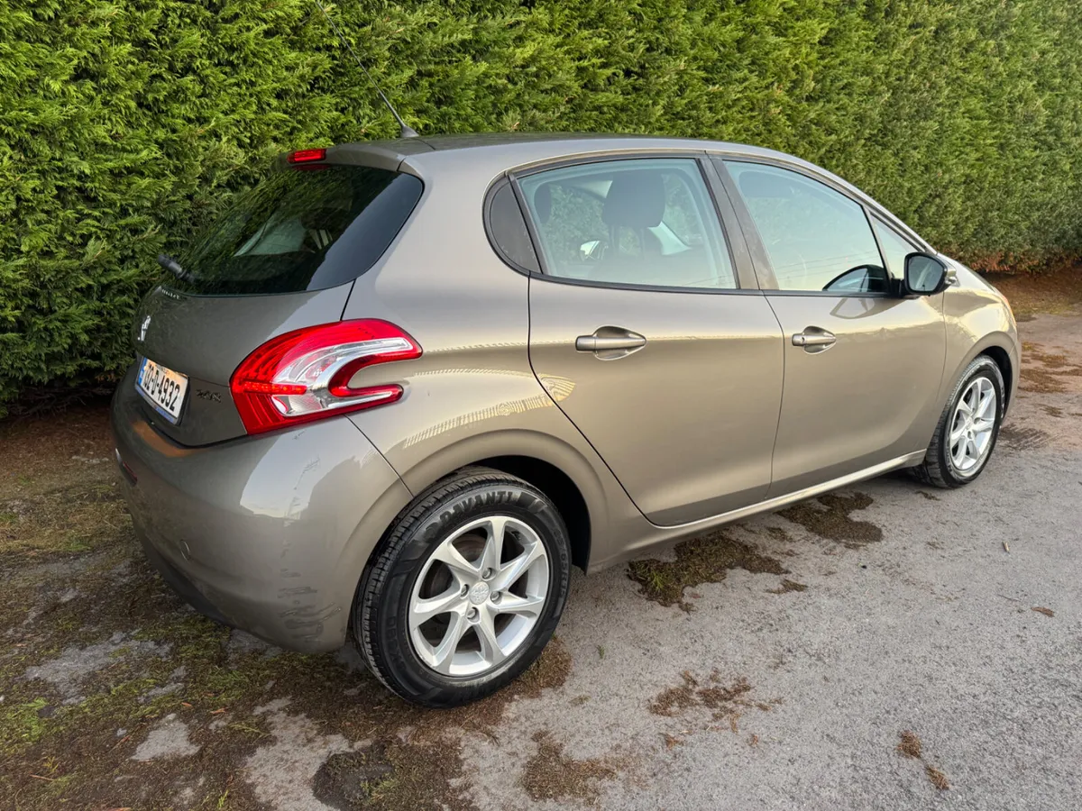 Peugeot 208 ACTIVE 1.4 Hdi 1 OWNER LOW MILEAGE - Image 2