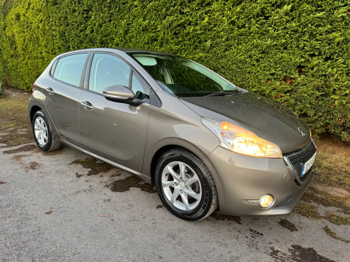 Peugeot 208 ACTIVE 1.4 Hdi 1 OWNER LOW MILEAGE - Image 1
