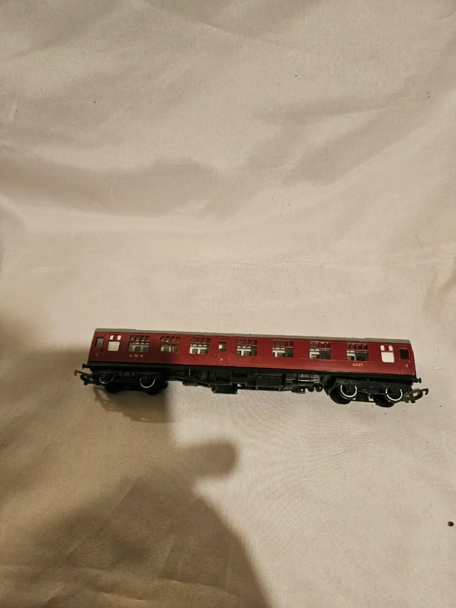 Hornby Lima OO Gauge Carraige