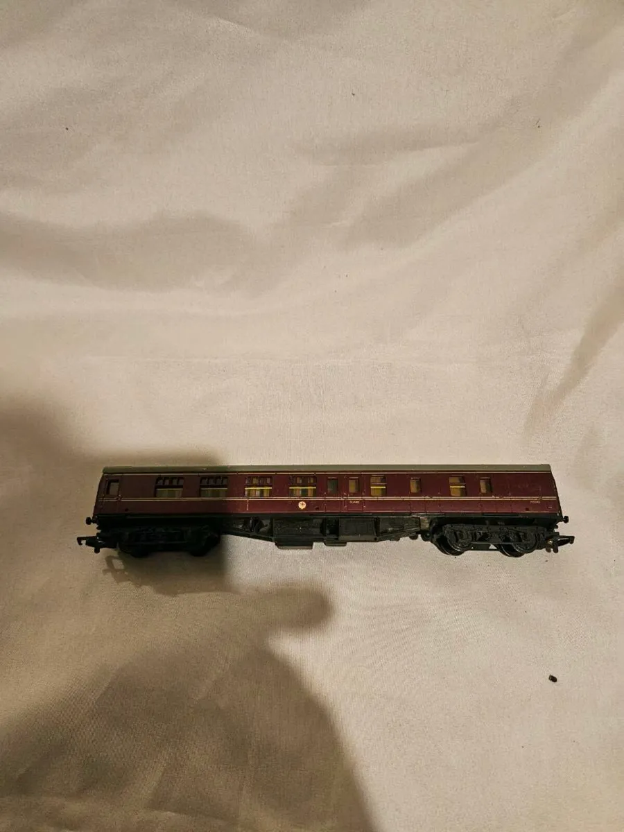 Hornby Lima OO Gauge Carraige