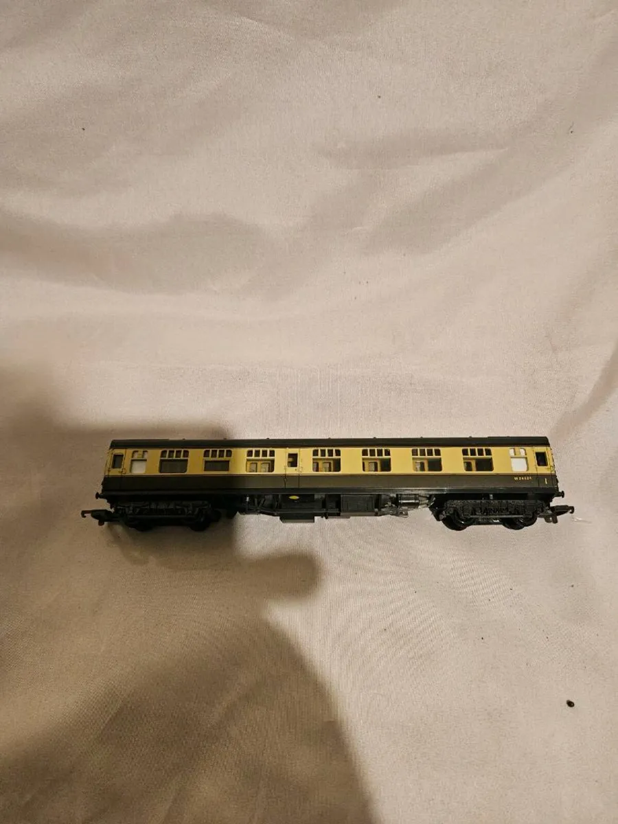 Hornby Lima OO Gauge Carraige