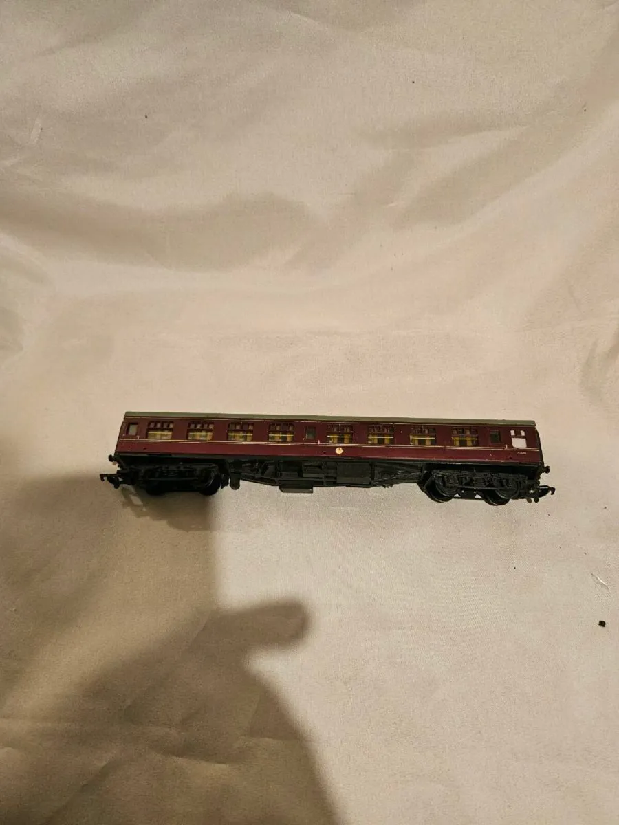 Hornby Lima OO Gauge Carraige