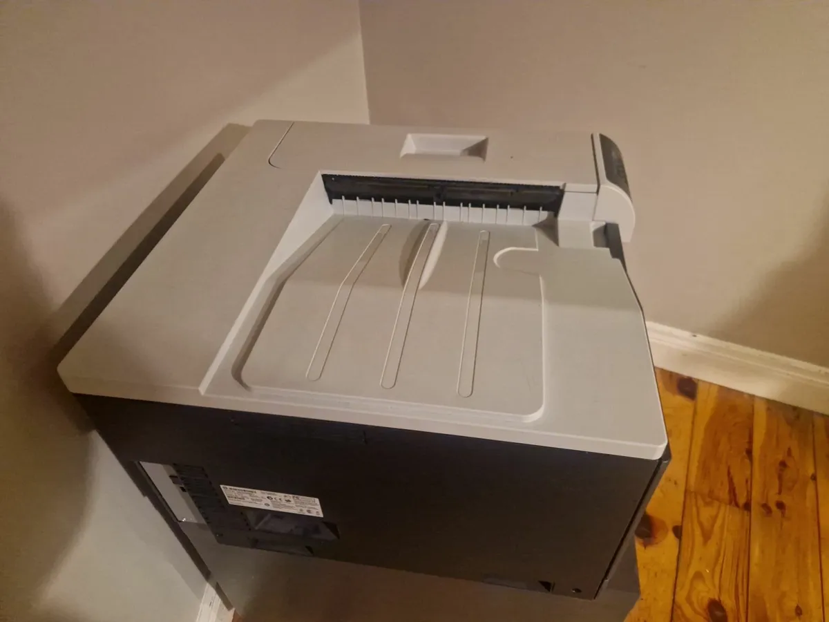 HP CP5225 Printer - Image 2