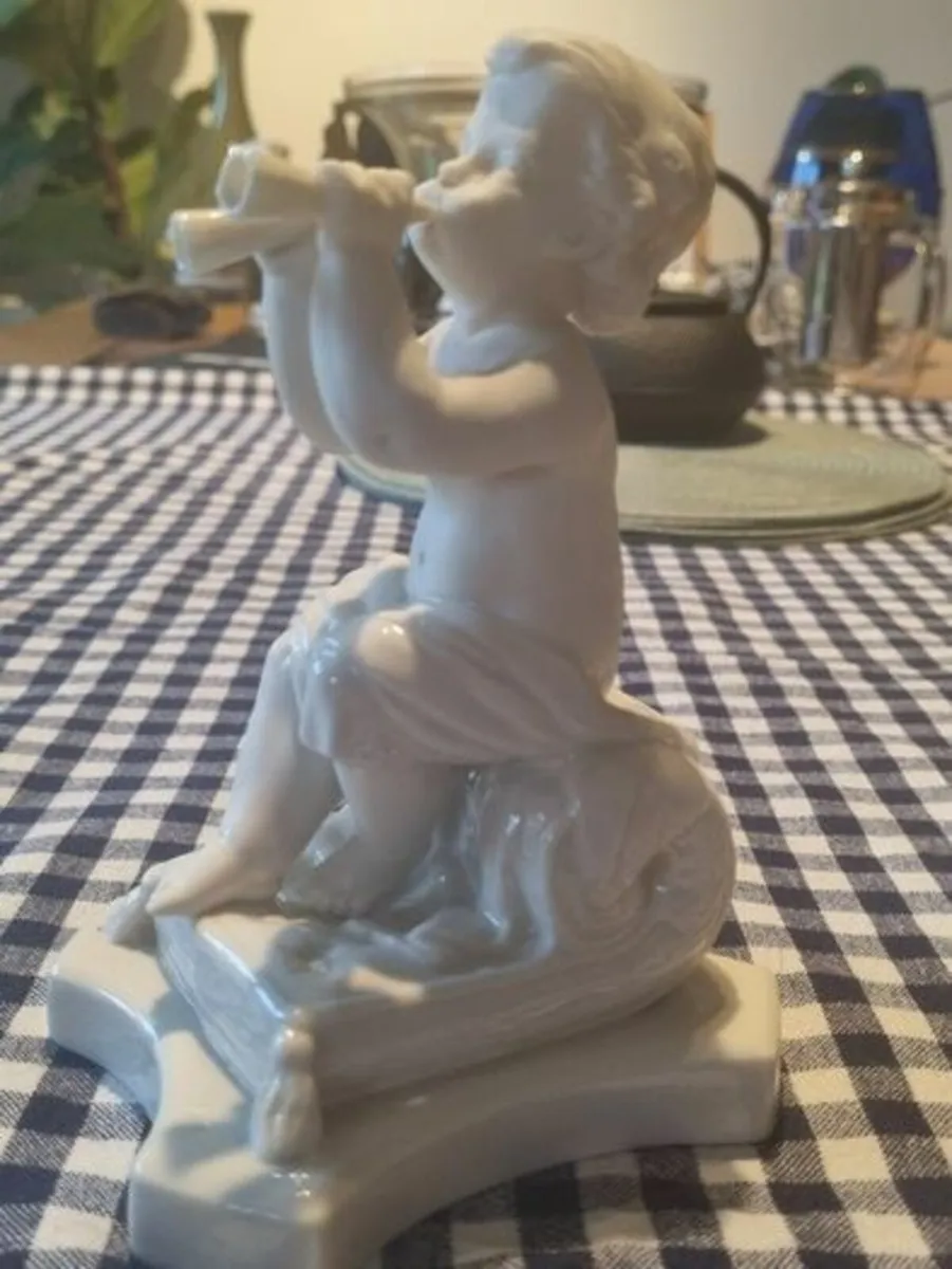 Belleek Collectors Society Limited Edition - Image 3