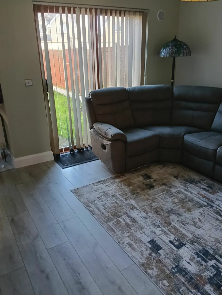 Living room corner couch - Image 2