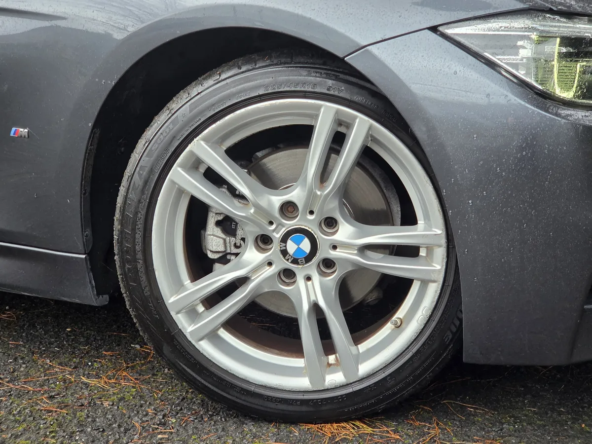 BMW 330e hybrid - Image 4