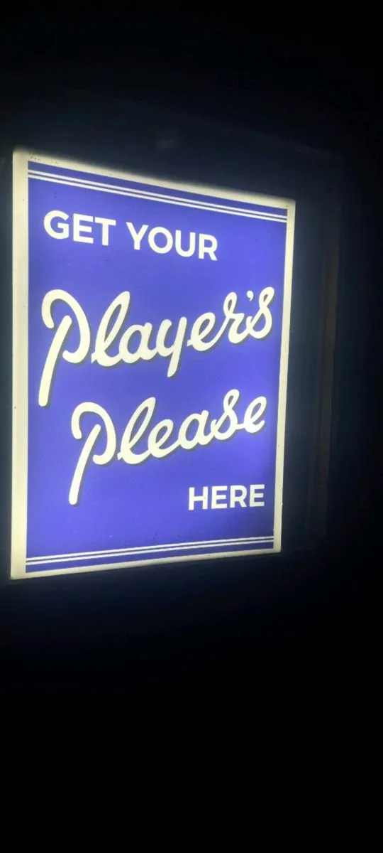 Players light up sign - Image 2