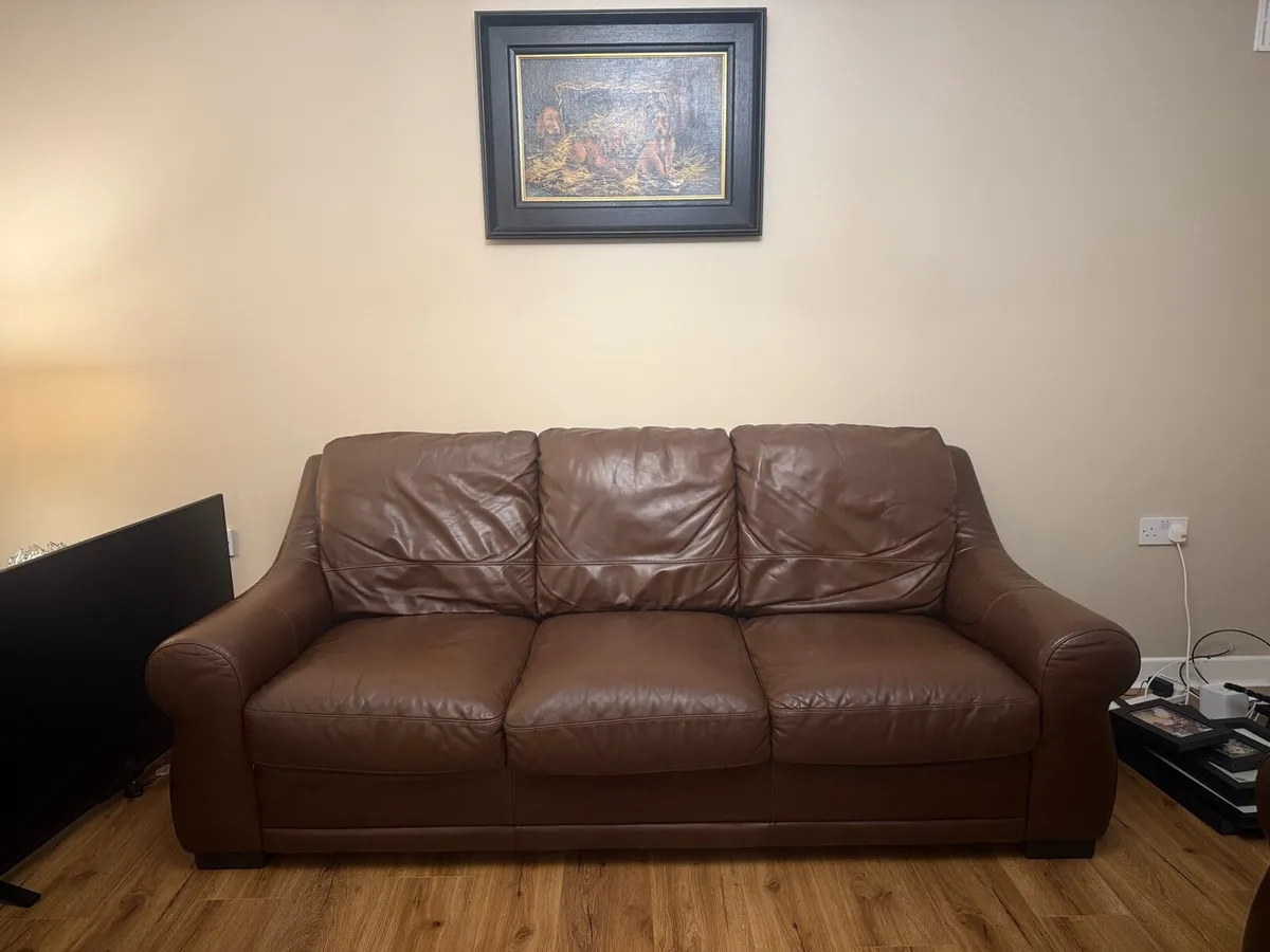 Brown Leather Suite, 3+2 & footstool - Image 3