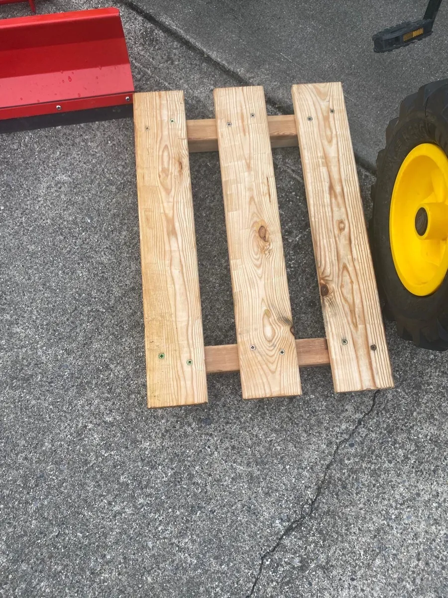 Berg XL John Deer go Kart - Image 4