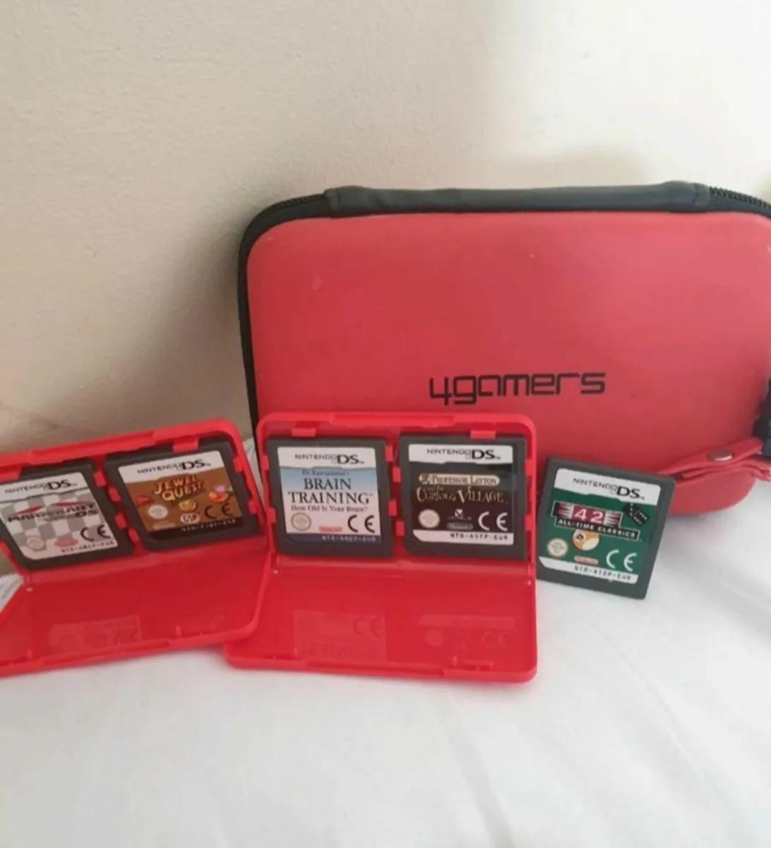 NINTENDO DS LITE WITH 5 GAMES