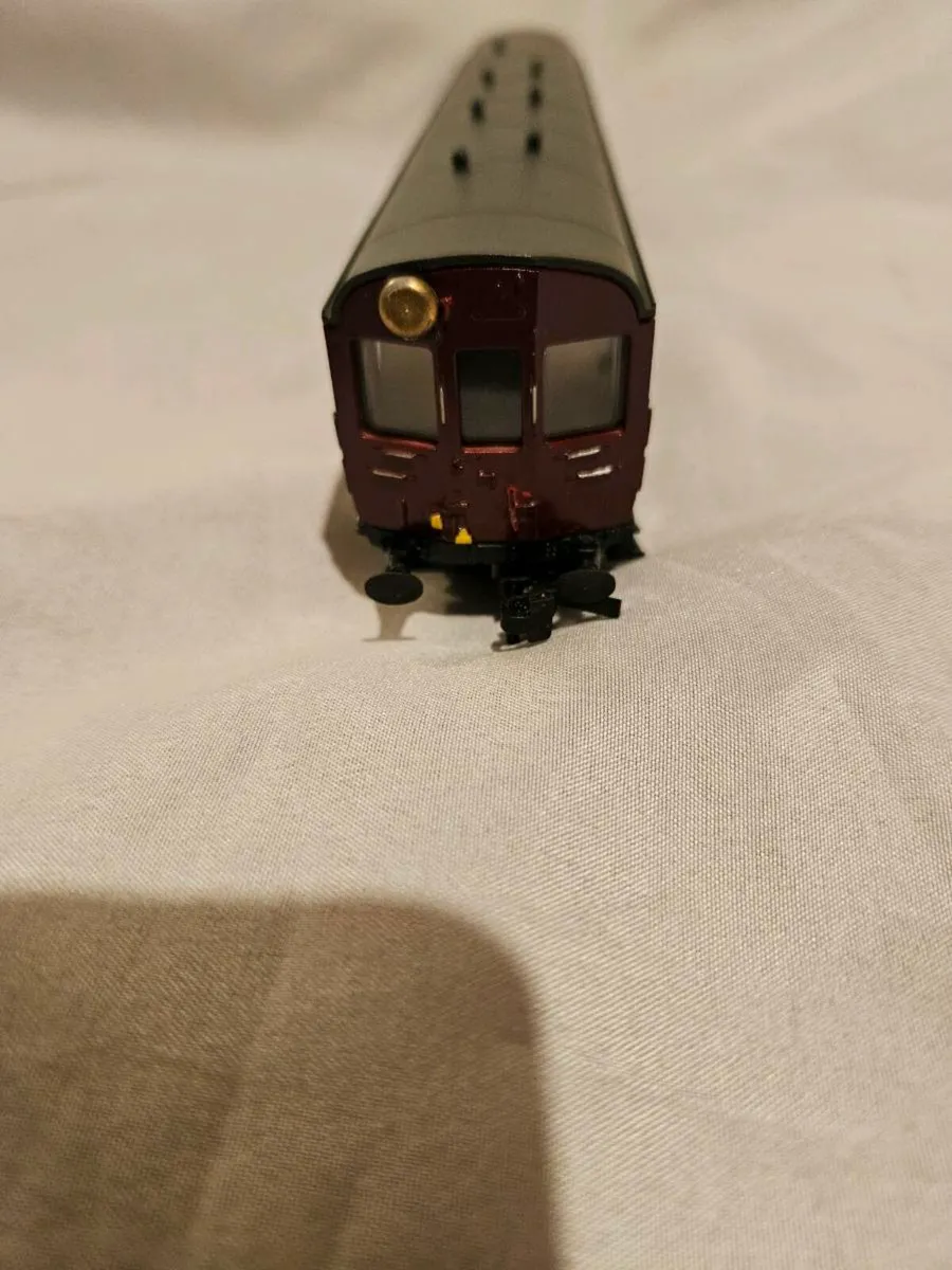 Hornby Lima OO Gauge Carraige - Image 1