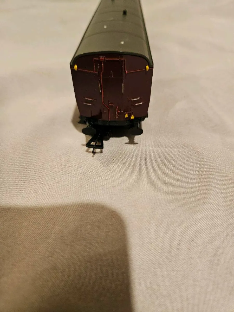 Hornby Lima OO Gauge Carraige - Image 2