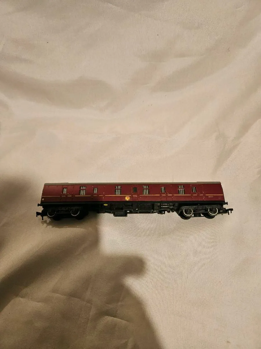 Hornby Lima OO Gauge Carraige