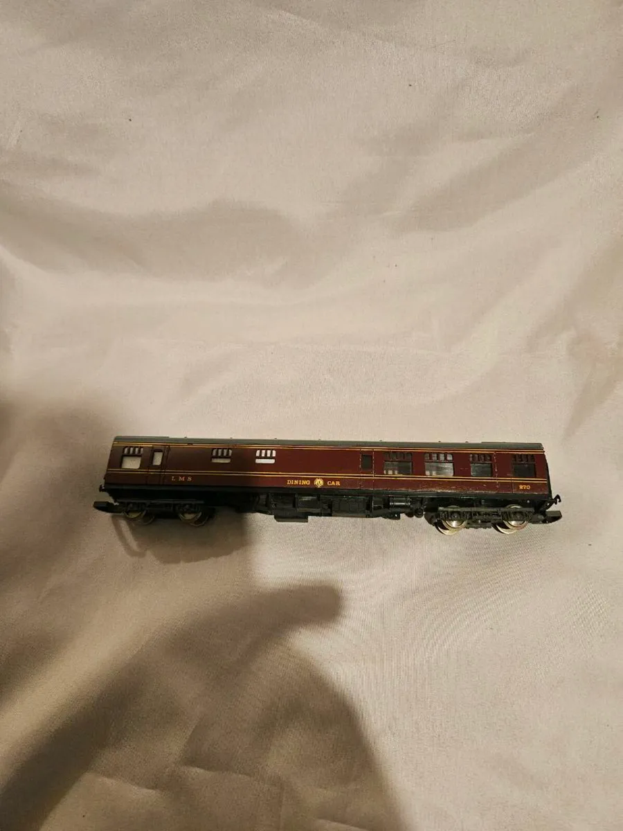 Hornby Lima OO Gauge Carraige