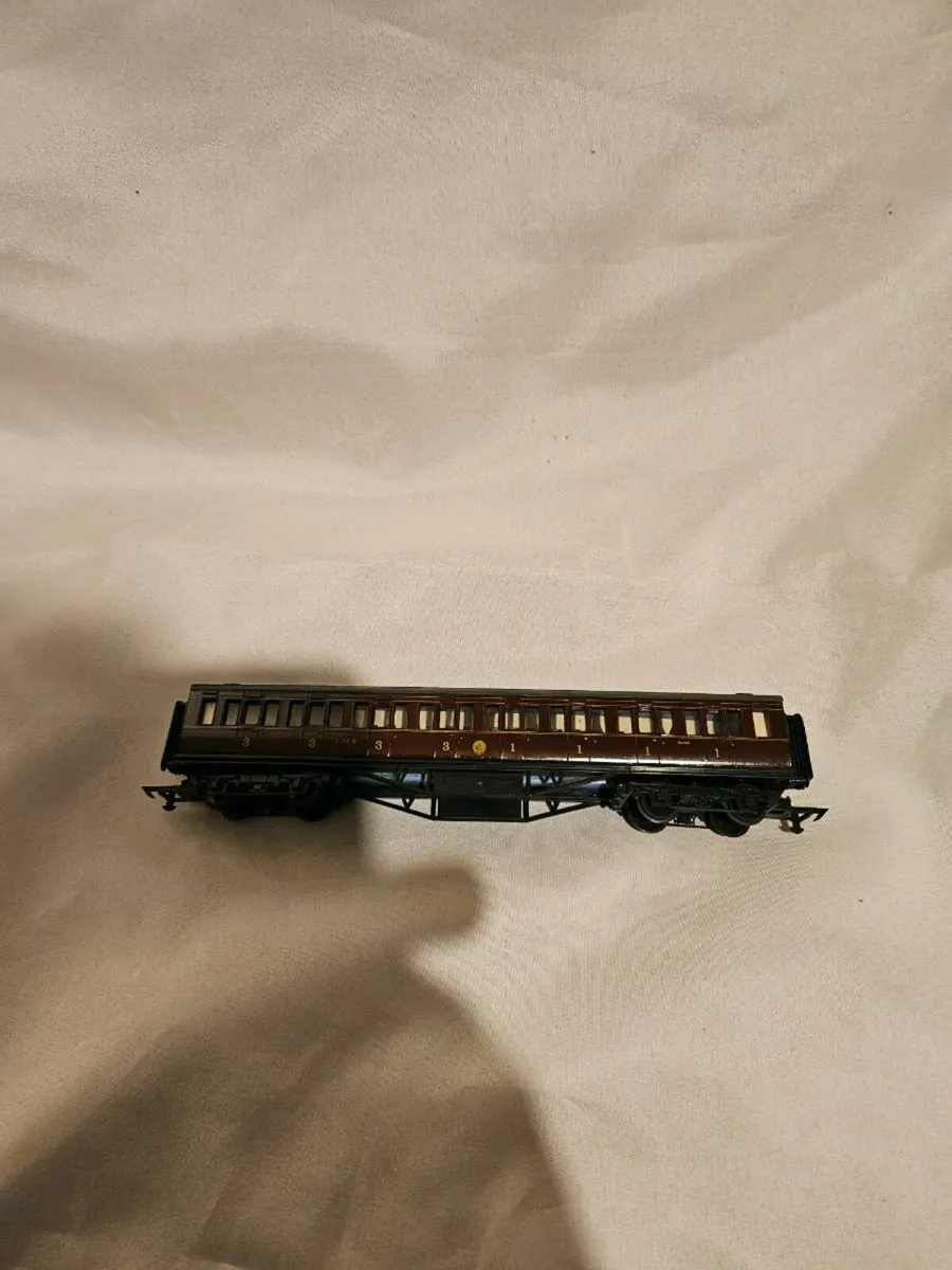 Hornby Lima OO Gauge Carraige