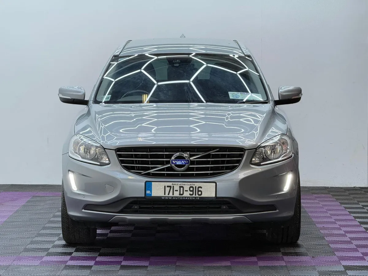 2017 Volvo XC60 SE 2.0D, Automatic - Image 2