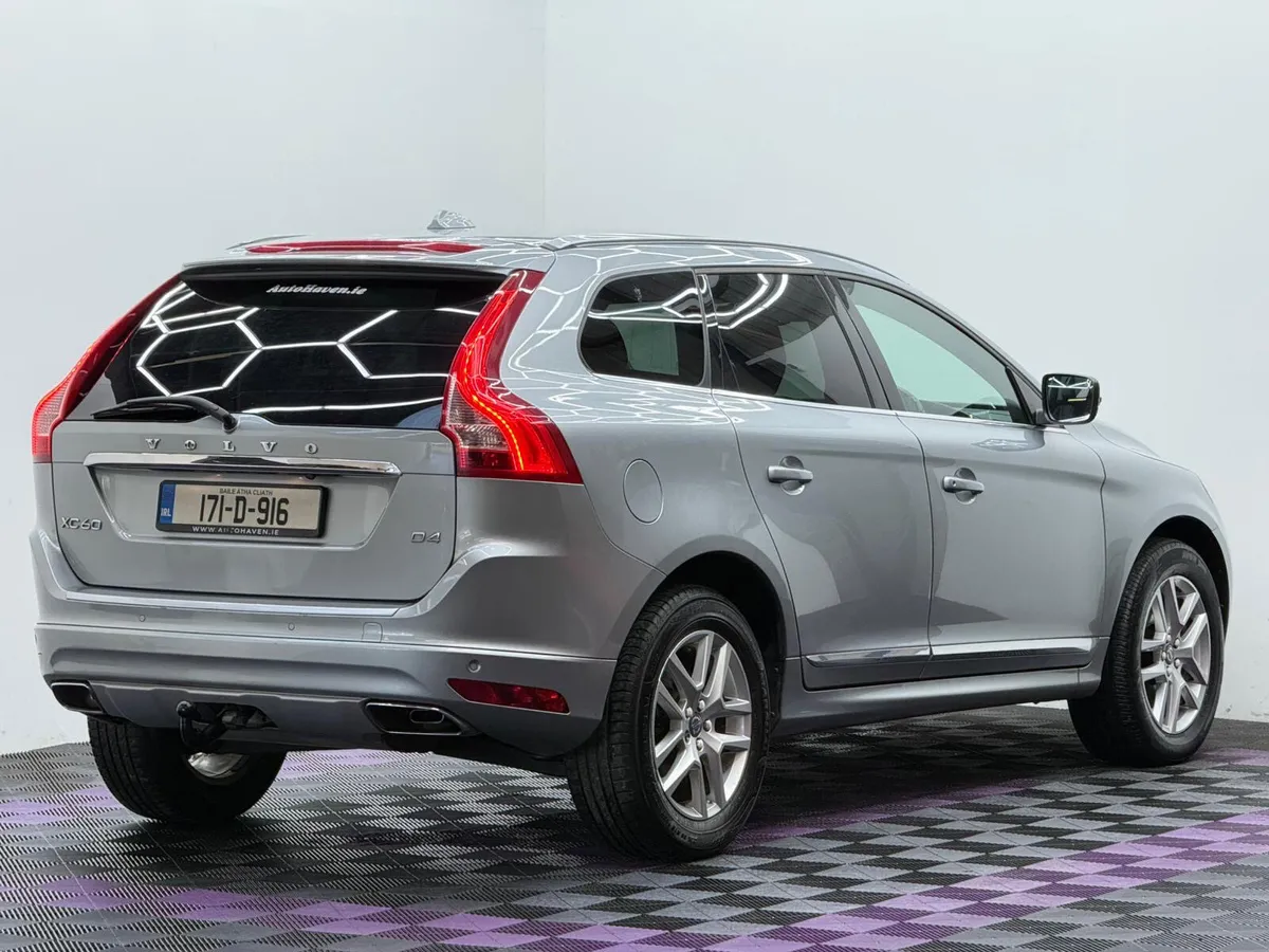 2017 Volvo XC60 SE 2.0D, Automatic - Image 4