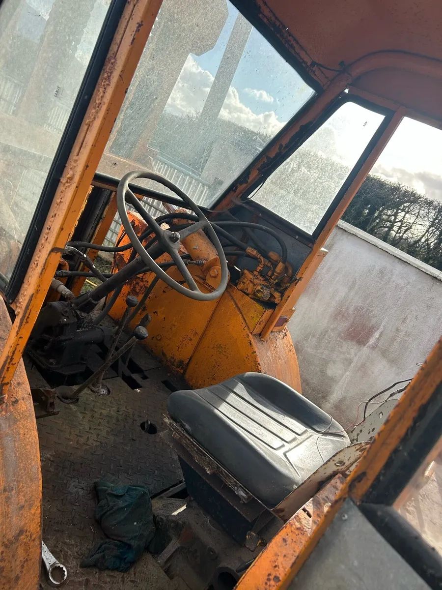 Rough terrain forklift - Image 2