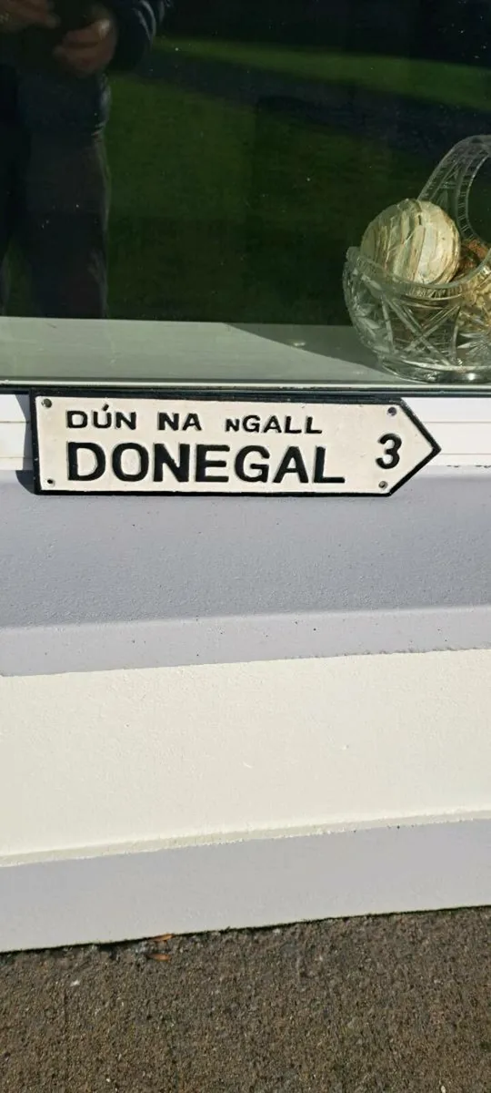 Donegall cast iron sign