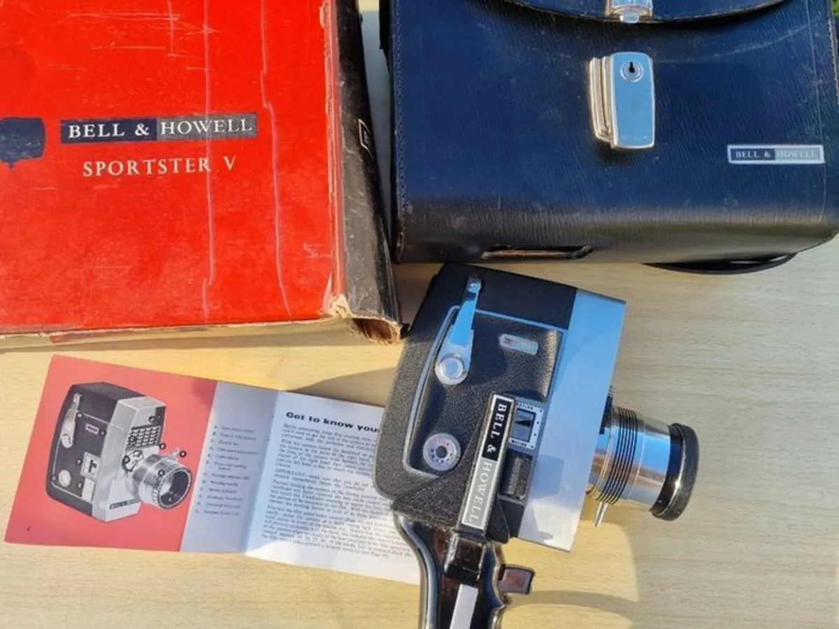 Vintage Movie Camera - Bell&Howell Sportster V - Image 2