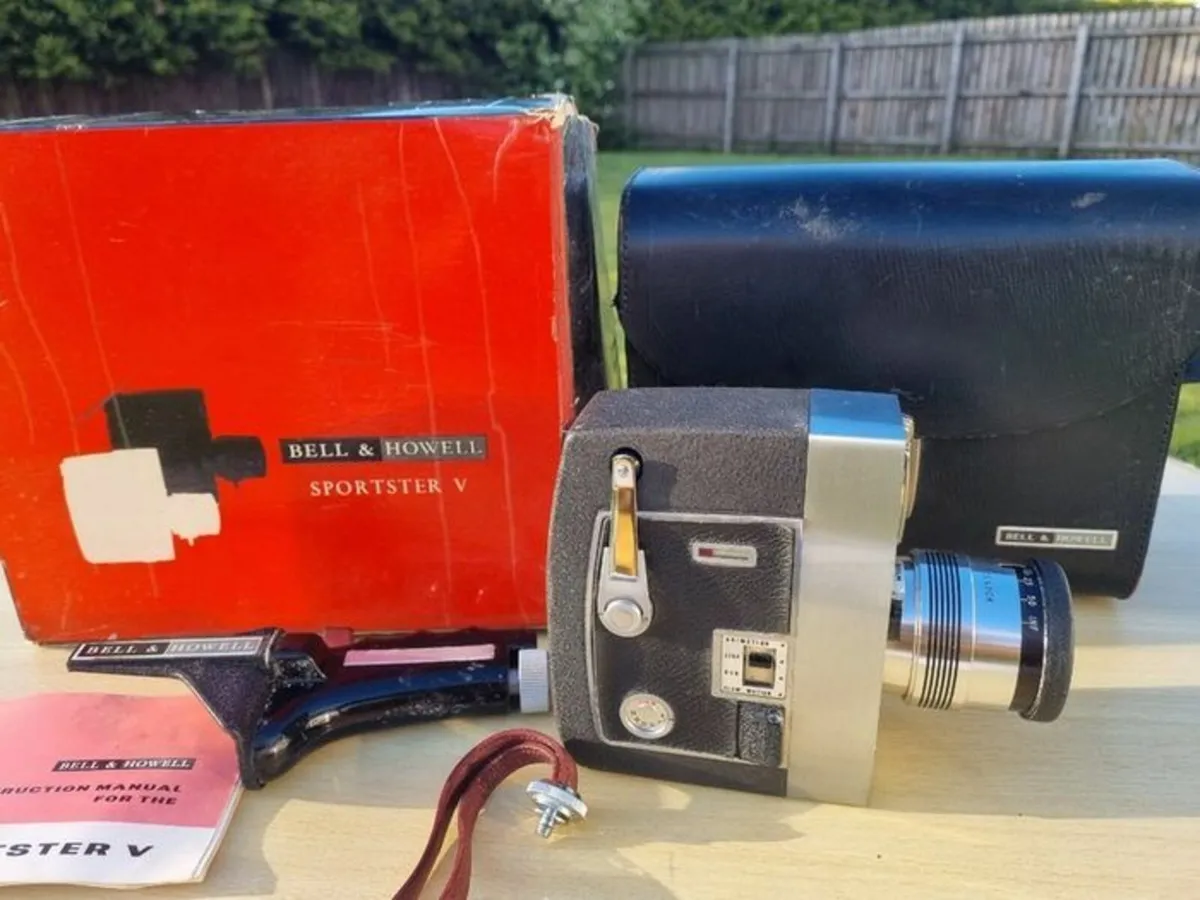 Vintage Movie Camera - Bell&Howell Sportster V - Image 3
