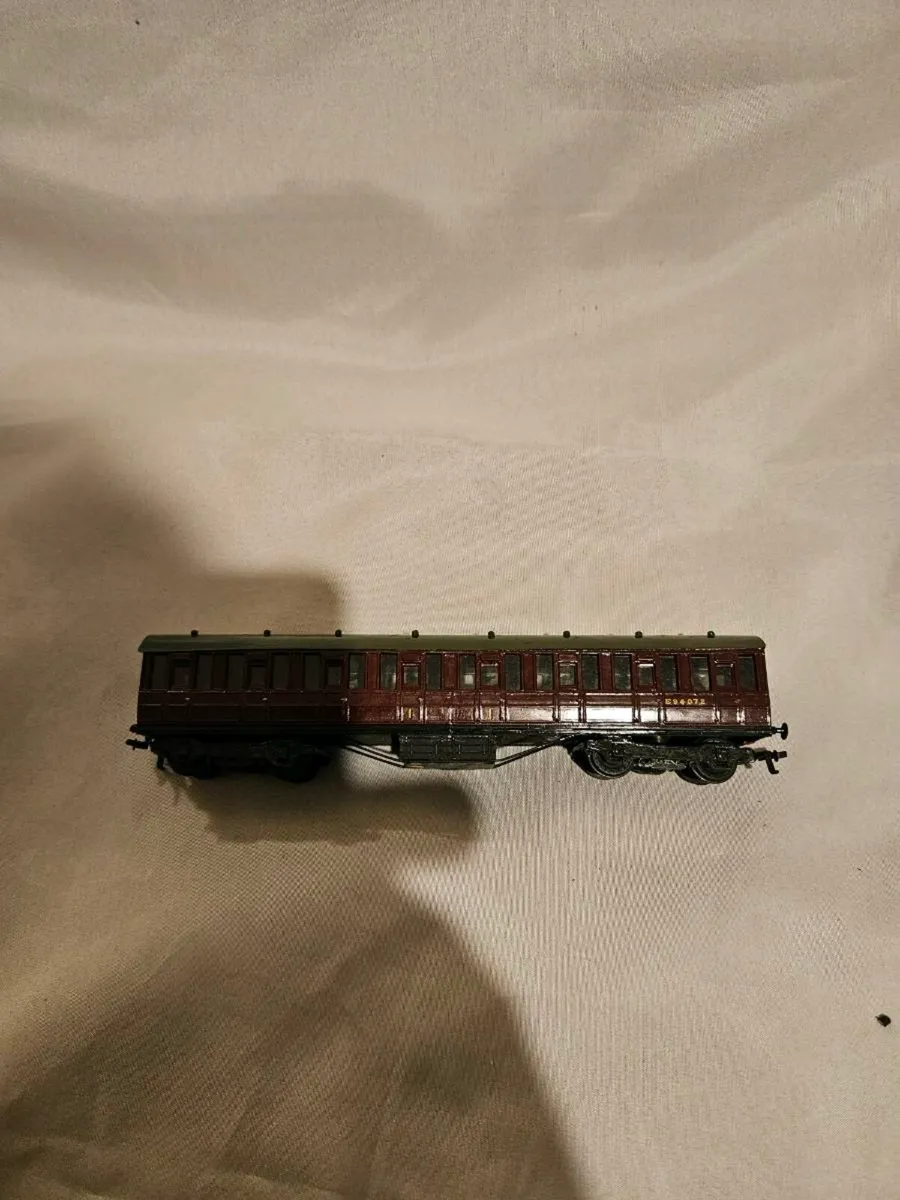 Hornby Lima OO Gauge Carraige