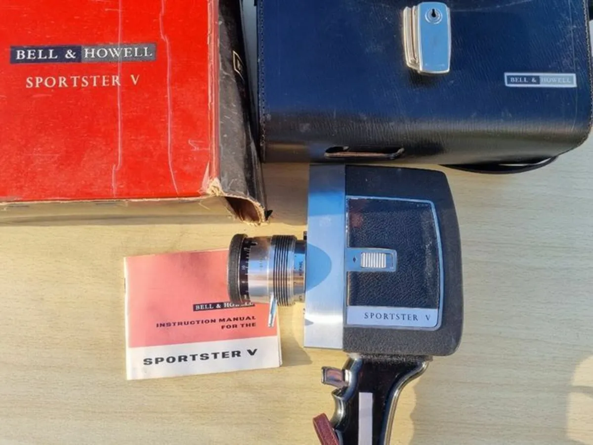 Vintage Movie Camera - Bell&Howell Sportster V - Image 4