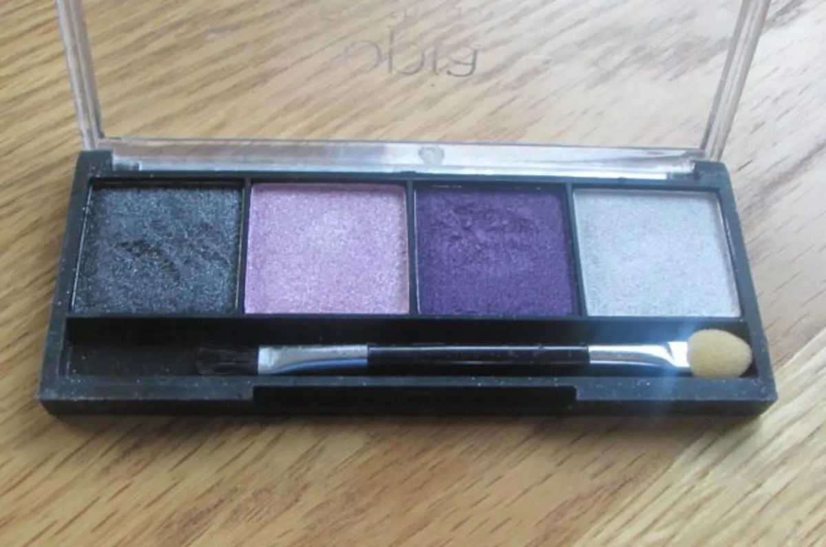 "Opia" Eye Shadow Compact for Sale - Image 3