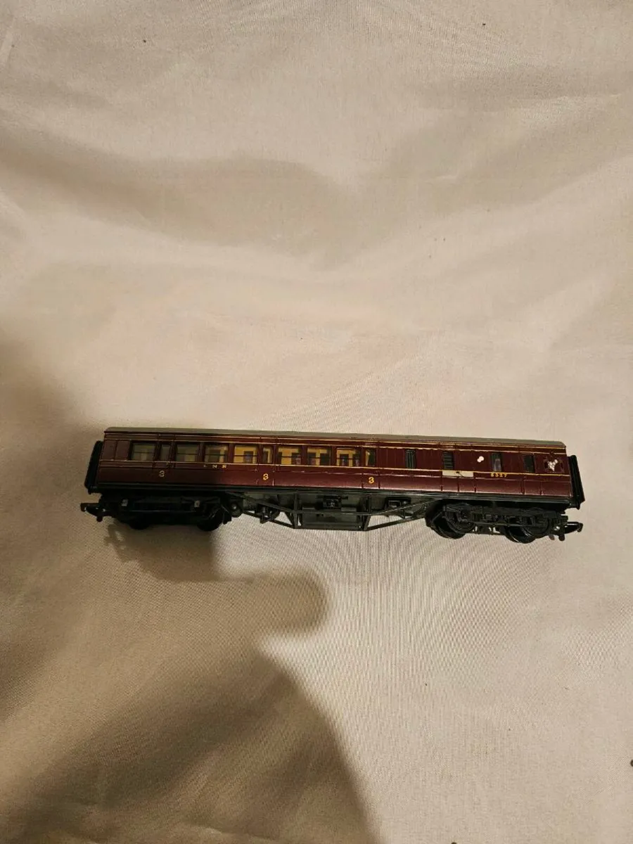 Hornby Lima OO Gauge Carraige