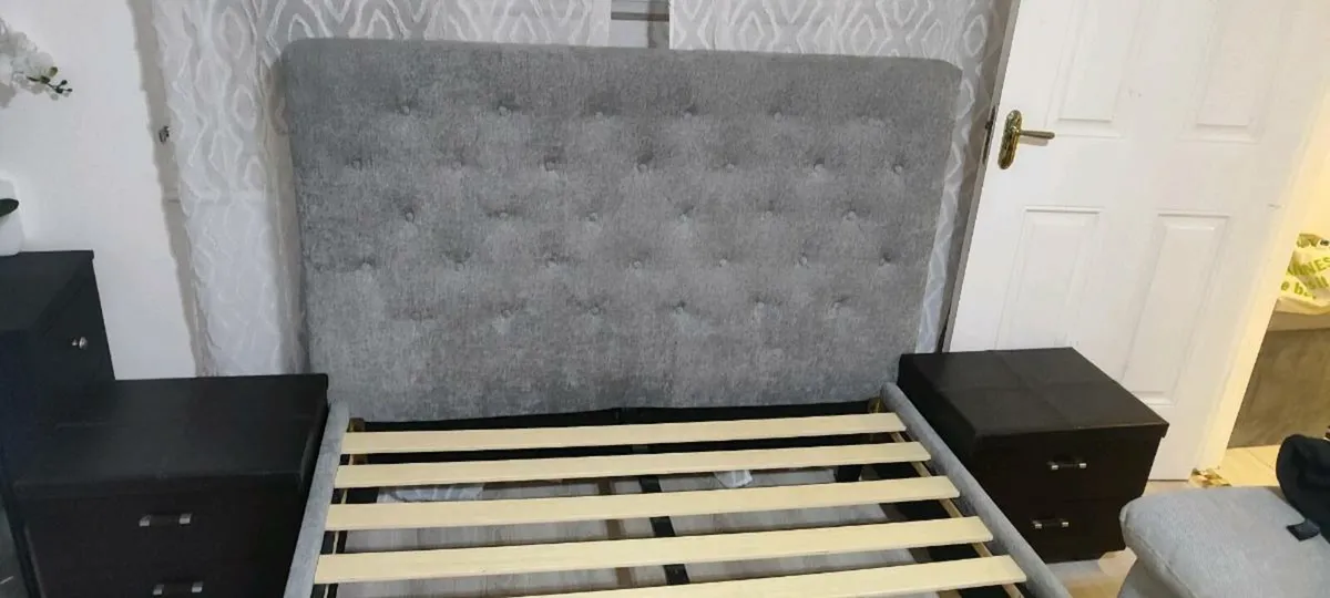 4'6" bed gray+2  dark night table - Image 1