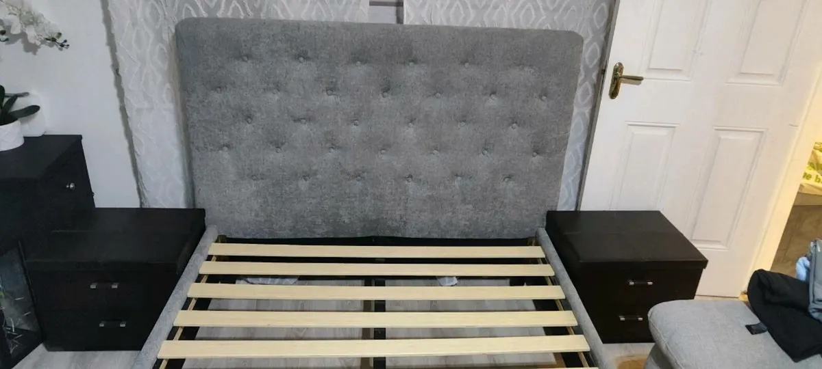 4'6" bed gray+2  dark night table - Image 2