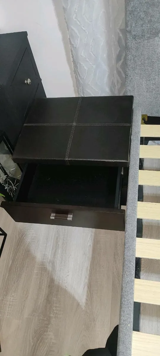 4'6" bed gray+2  dark night table - Image 4