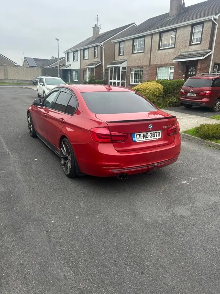 2017 BMW 3 Series - Image 3