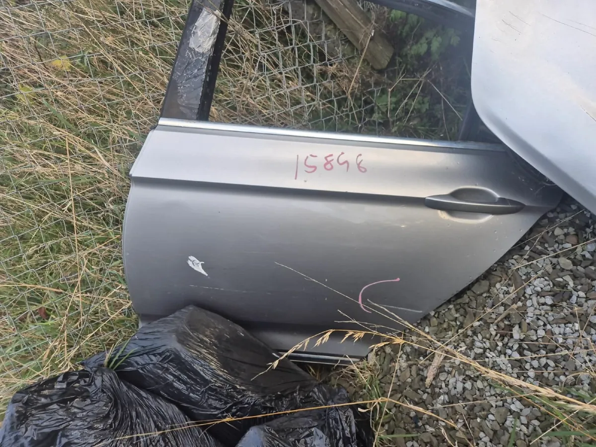 Passat 2015 - 2021  Doors - Image 2