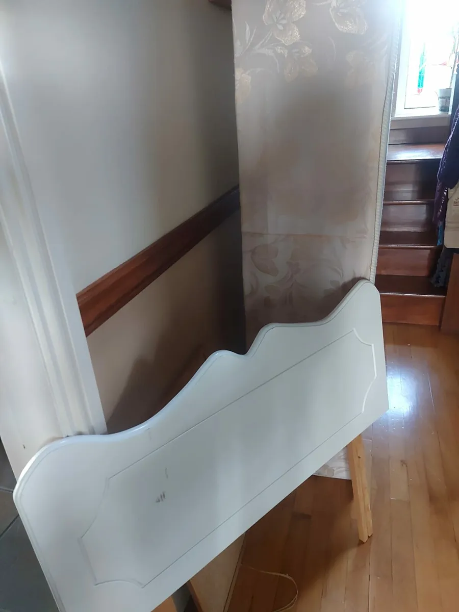 Bedroom furniture - Image 1