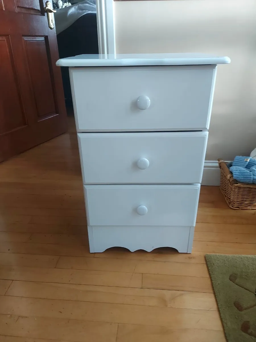 Bedroom furniture - Image 2