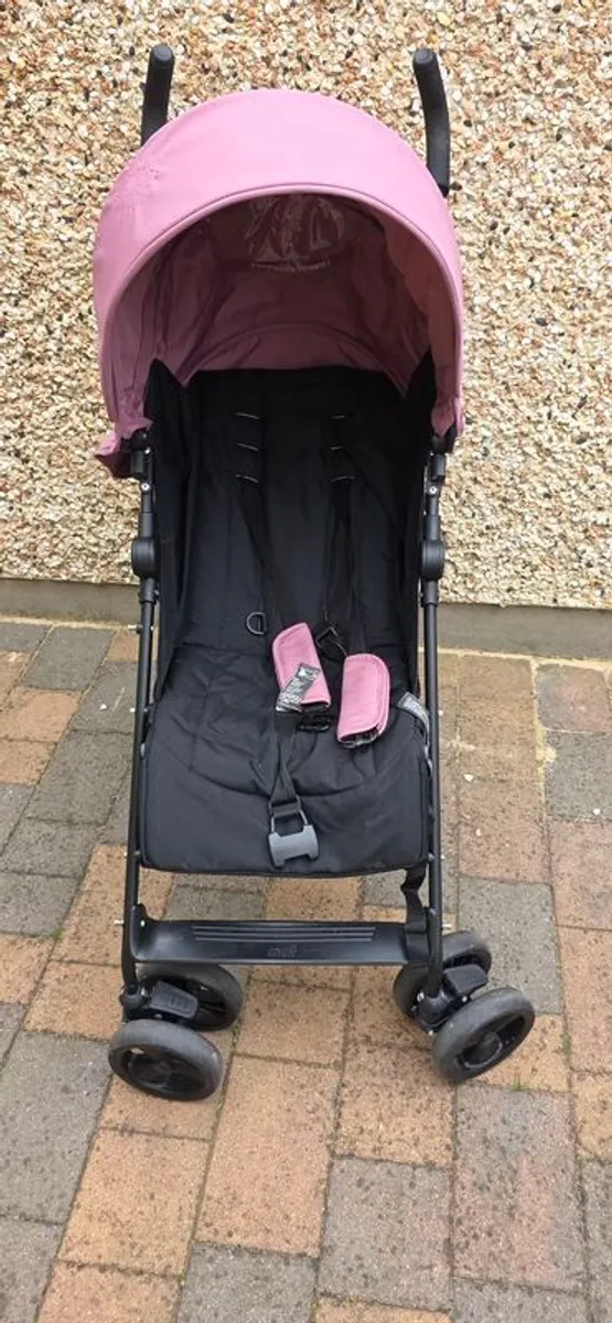 Mammas and Pappas Stroller. Mamas & Papas stroller, clean, good condition. Includes foot muff. - Image 1