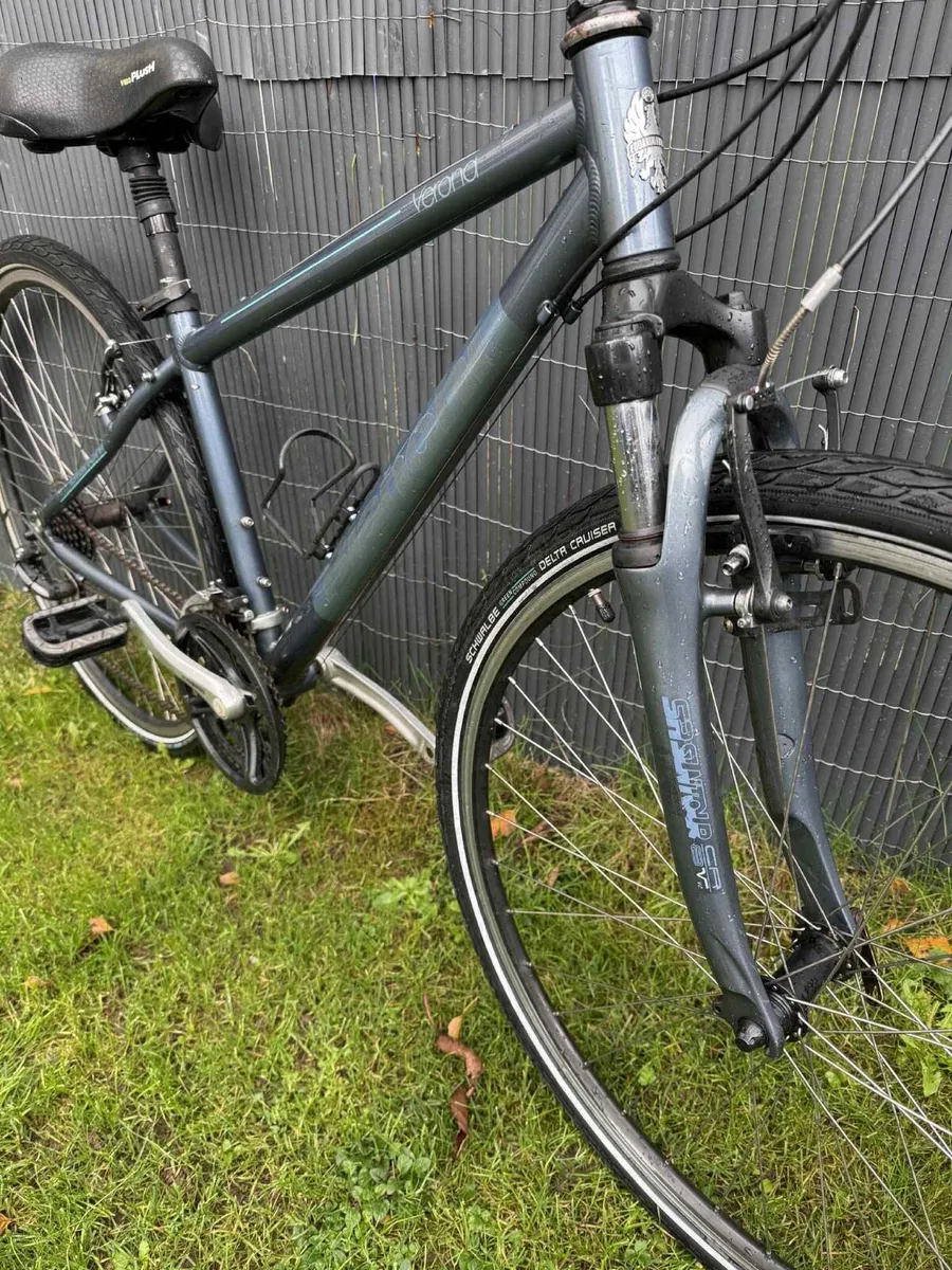 Bianchi Hybrid Bike Size M - Image 3