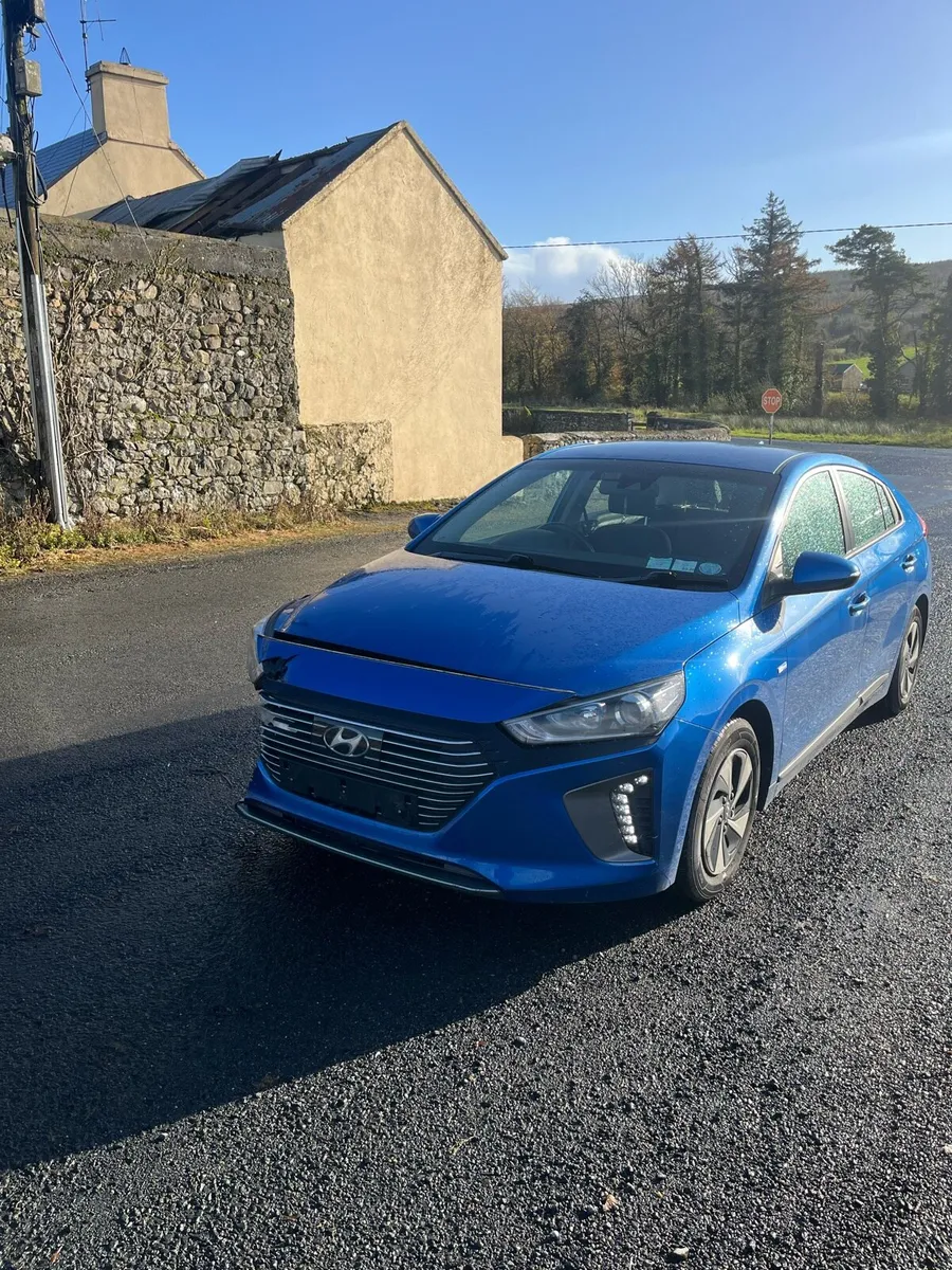 2018 hyundai ioniq hybrid - Image 1