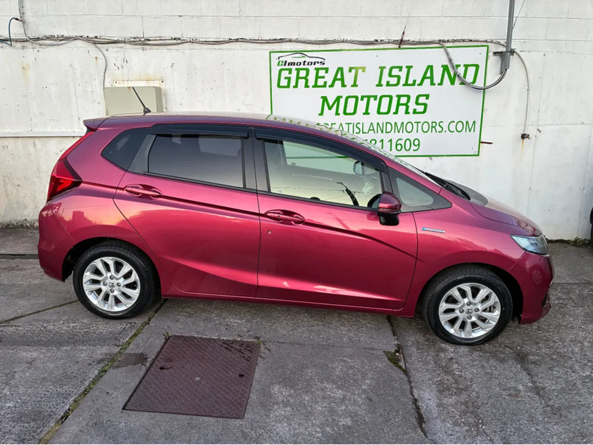 Honda Fit DAA-GP5 - Image 4