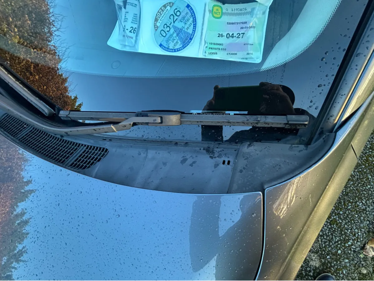 Lexus CT AUTO///ONLY 60K IRISH CAR///BEAUTIFULL UN - Image 4
